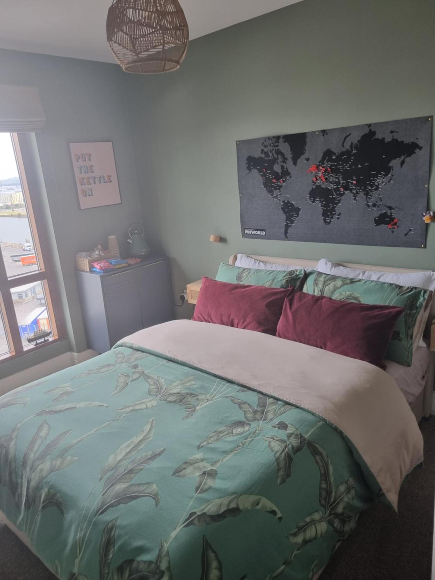 Sailortown Stays - 4 Star Luxury Apartment Белфаст Номер фото